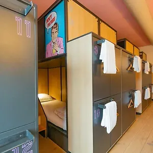  Hostel Sparks